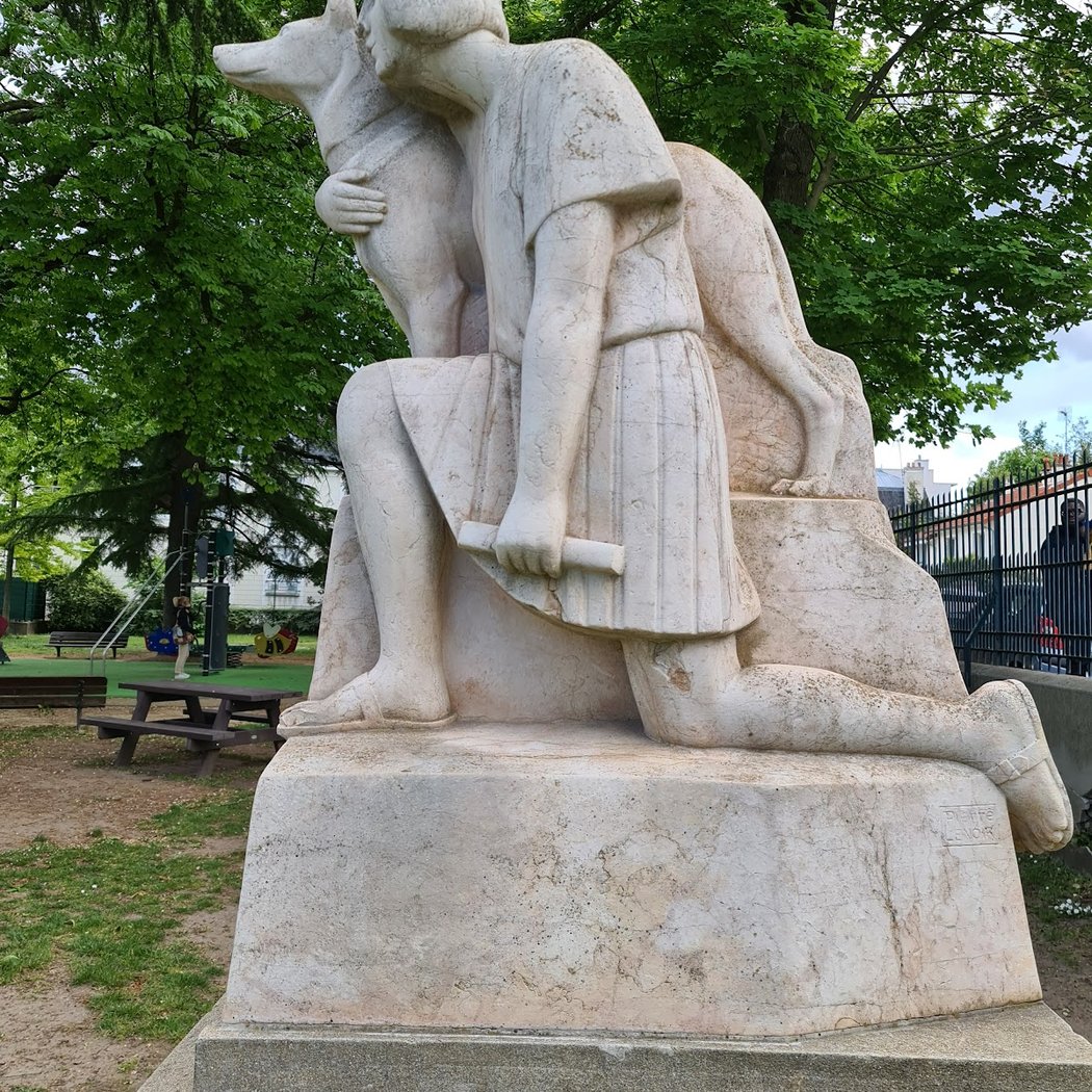 Square des deux lions- aire de jeux 2